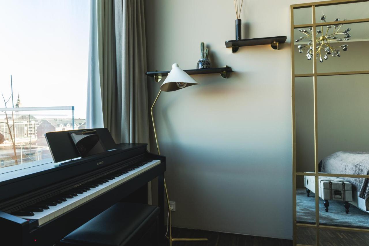 Luxury Harbourfront Penthouse With Private Rooftop Appartamento